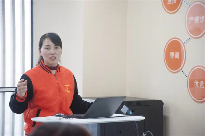 從制鞋工到行業(yè)先鋒:高級家政培訓(xùn)師羅春霞的華麗蛻變